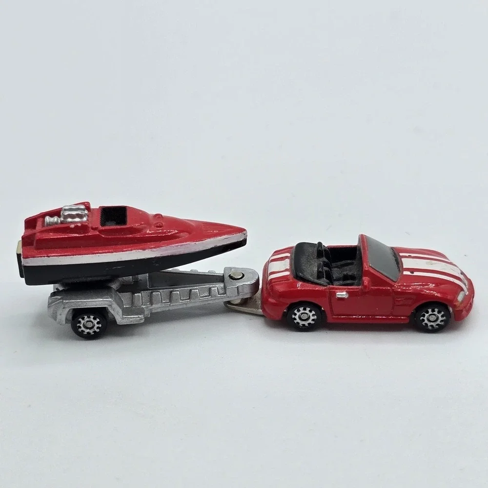 Vtg Micro Machines Mattel 1997 Speed Boat & Car Hauler Red Hot Wheels